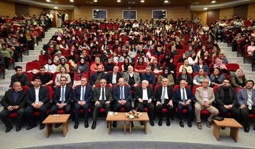 Kastamonu Üniversitesi’nde kulluk bilinci konferansı düzenlendi