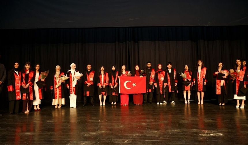 Taşköprü Meslek Yüksekokulu’nda mezuniyet sevinci yaşandı
