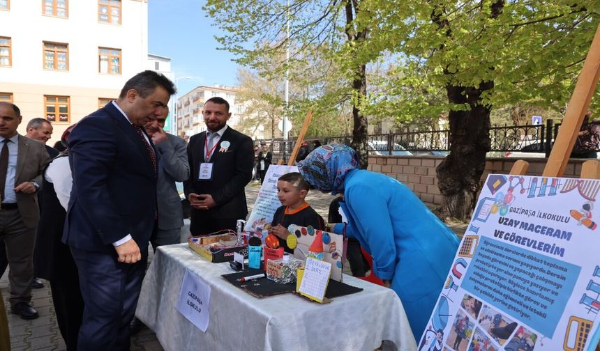 Geleceğin mühendisleri projelerini sergiledi