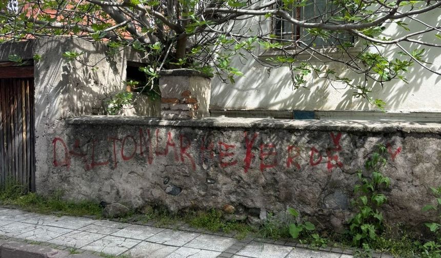 Taşköprü’de tarihi dokuya yakışmayan manzara