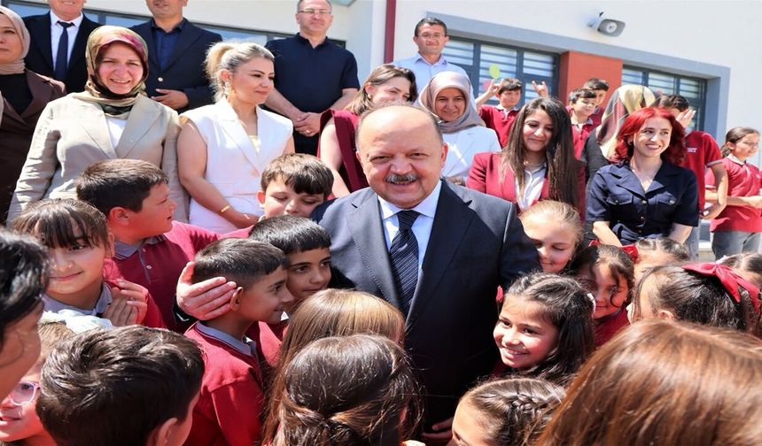 Kastamonu’da karne heyecanı: 52 binden fazla öğrenci yaz tatiline girdi