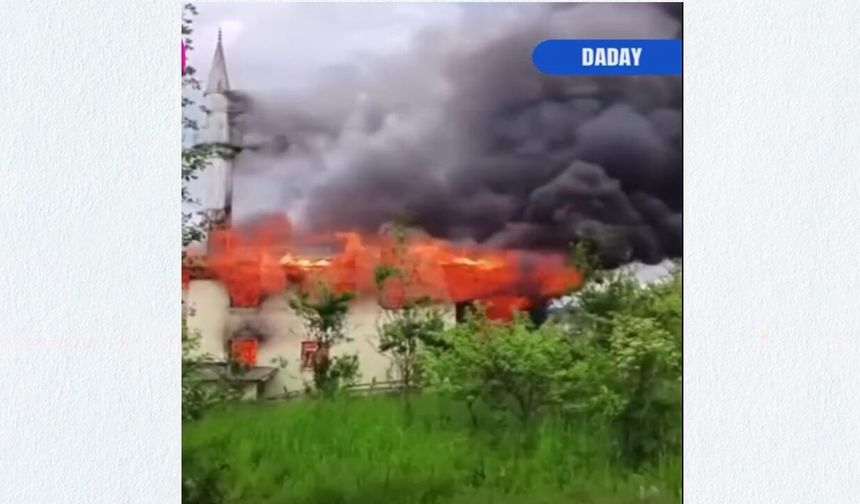 Son dakika: Daday’da cami alev alev yandı