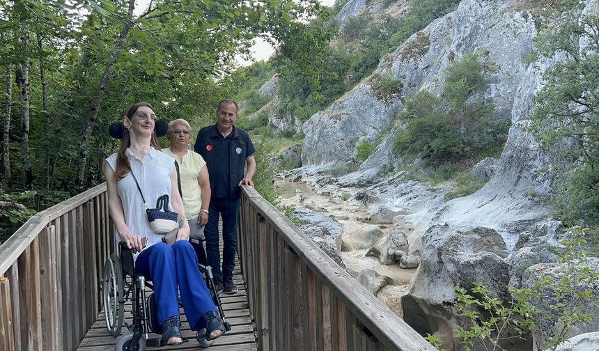 Dünyanın en uzun boylu kadını Kastamonu'da: Horma Kanyonu’nu ziyaret etti