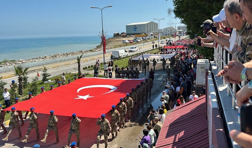 İstiklal Yolu’nda anlamlı yürüyüş: 'Atatürk ve İstiklal Yolu Yürüyüşü' başladı