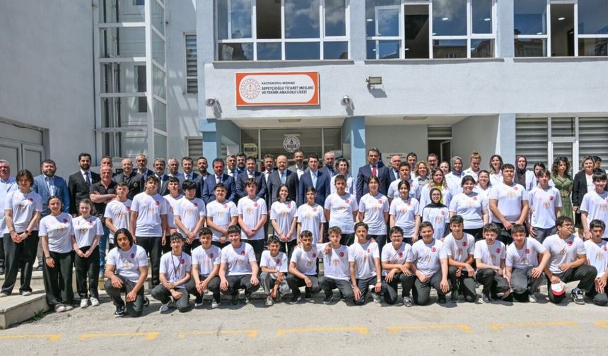 Kastamonu’da siber güvenlik hamlesi: Öğrenciler için SİBERAY sınıfı açıldı