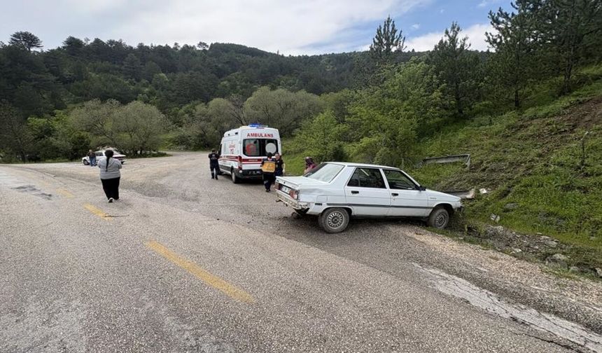 Kastamonu'da korkutan kaza: Kontrolden çıkan otomobilde yaralılar var!