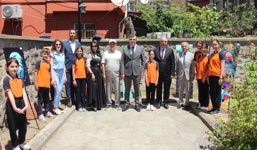 İnebolu’da Azize Ana Ortaokulu’nda resim sergisi ve kermes açıldı