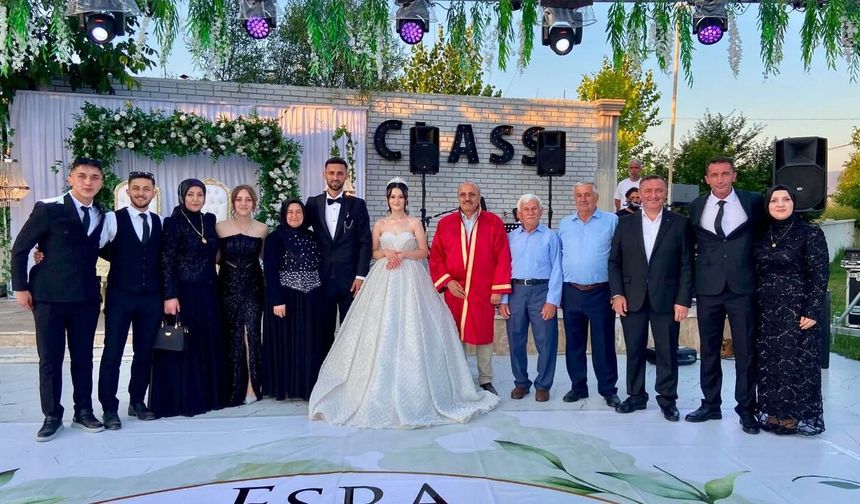 Taşköprülü çift mutluluğa 'evet' dedi: Onur ve Esra Nur dünyaevine girdi