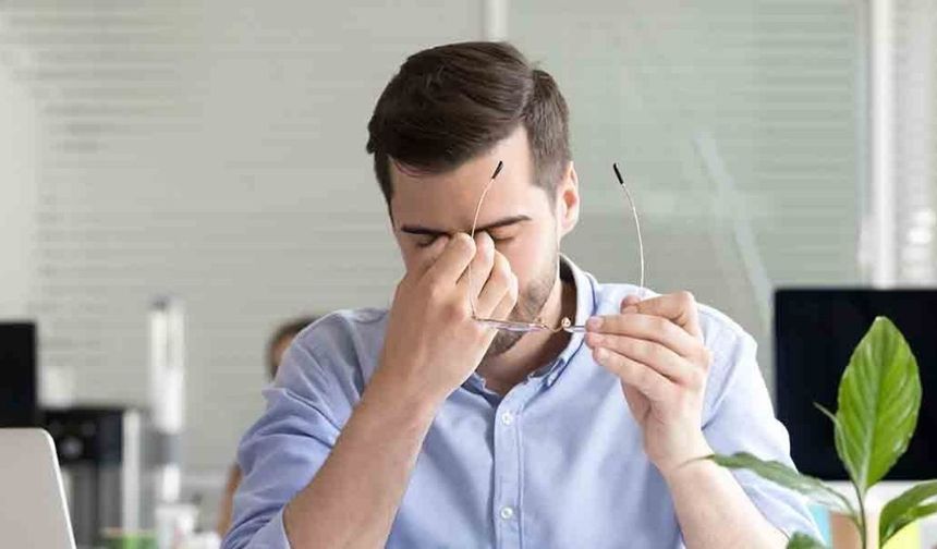 Dijital çağın sessiz tehdidi gözleri yoruyor: 20-20-20 kuralı nasıl uygulanır?