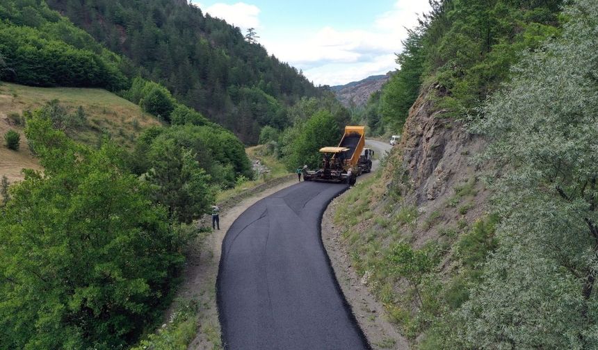 Ilgaz ve Küre Dağları’nın sarp köy yollarına sıcak asfalt
