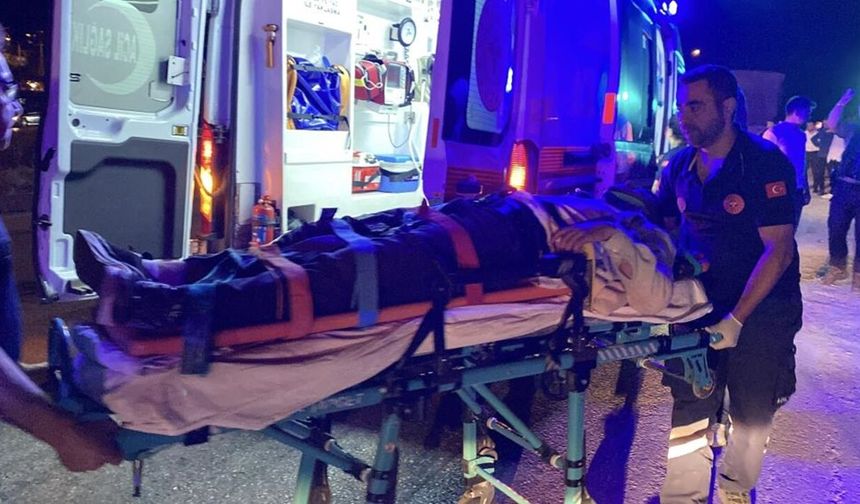 Kastamonu’da feci kaza: Otomobil tıra çarptı! Yaralılar var