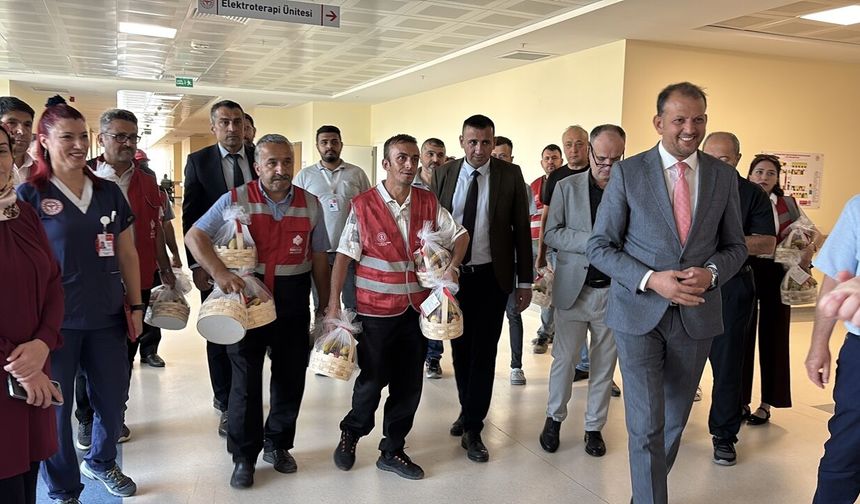 Kastamonu'da vakfa hayır şartı: Hastalara meyve ikram edildi