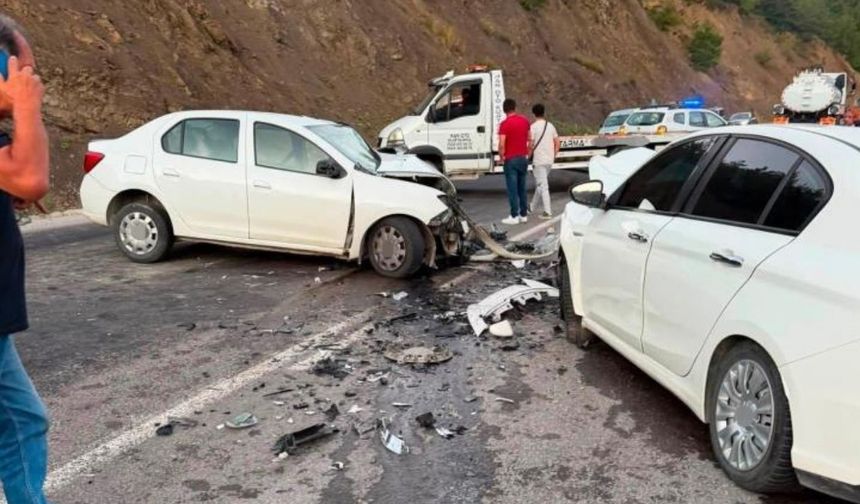 Kastamonu’da can pazarı: 2'si ağır 4 yaralı