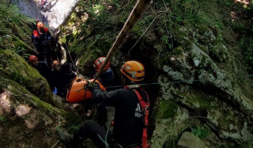 Kastamonu’da nefes kesen eğitim: AFAD ekipleri mağaraya indi