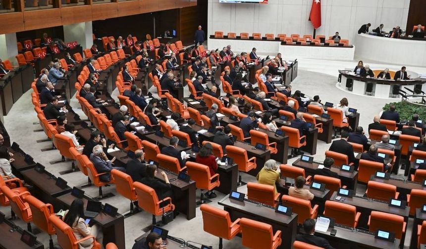 Çerçeve Yasa Meclis’ten geçti: İşte evet, hayır ve çekimser oy kullanan milletvekilleri