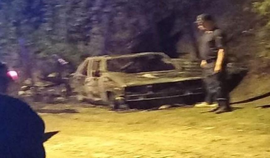 Kastamonu'da gece yarısı alevler yükseldi: Otomobil hurda oldu!