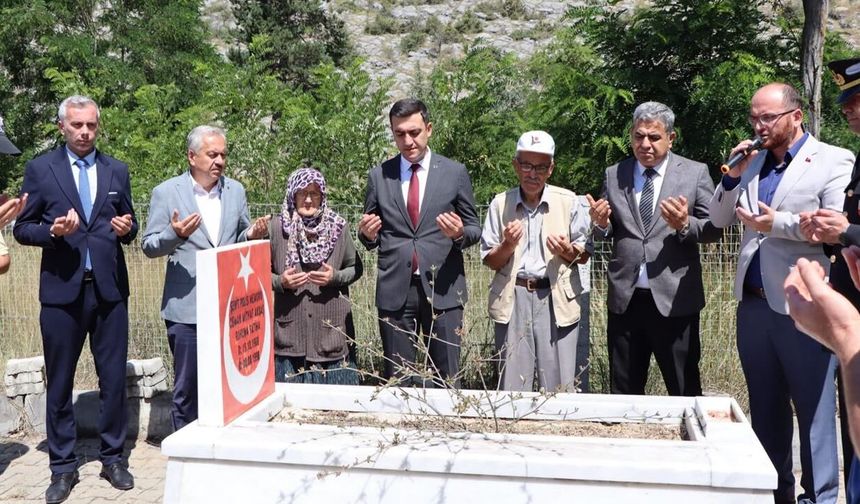 Kastamonulu şehit Akbaş, kabri başında anıldı