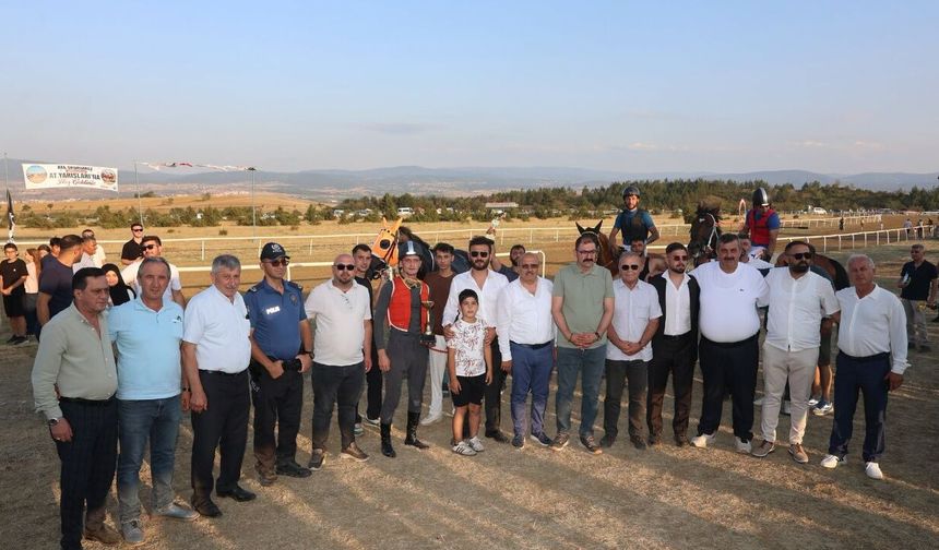 Taşköprü’de ata sporu yaşatıldı: Ödüller sahiplerini buldu