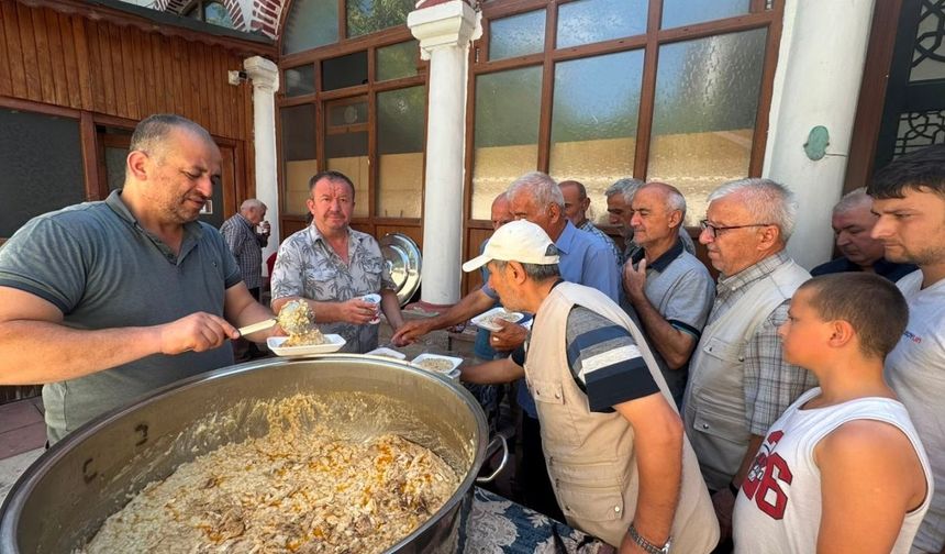 Taşköprü’de Mevlid Kandili’ne özel keşkek ikramı