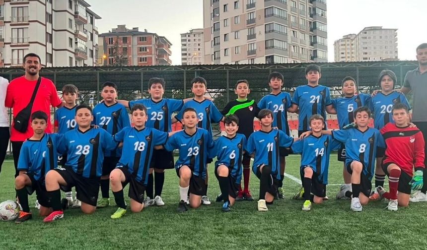 Taşköprü’den Zafer Kupası’na 6 gollü imza
