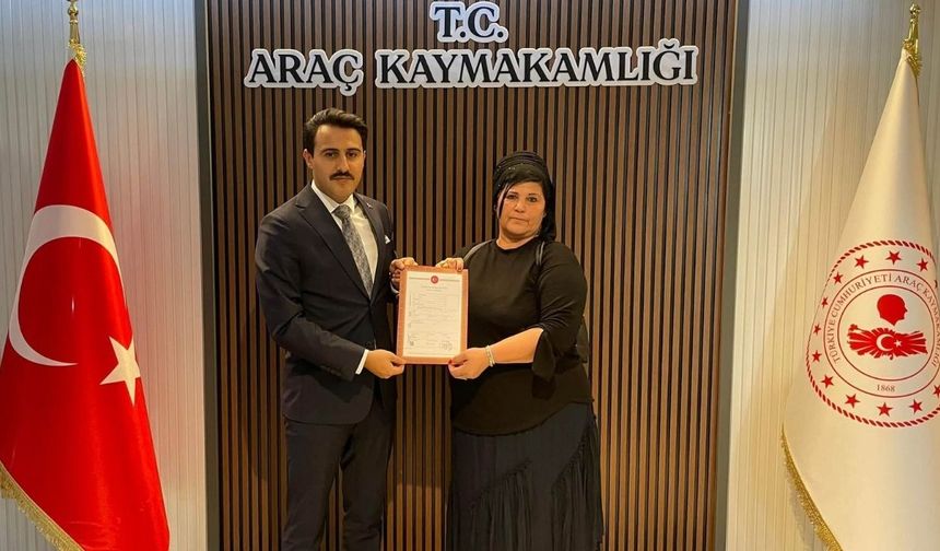 Araç’ta TOKİ taksitlerini bitiren vatandaşların tapu sevinci