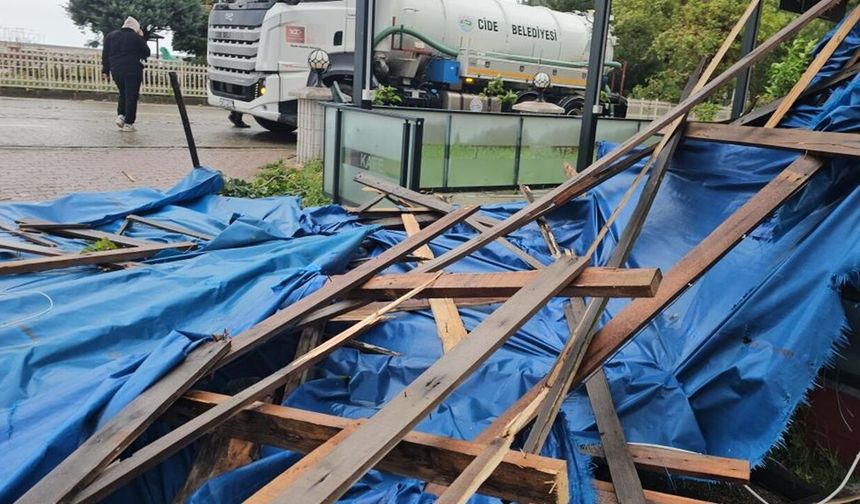 Kastamonu'da fırtına yıktı geçti