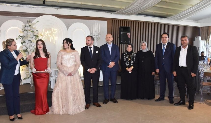 KAS-DER Başkanı Sezer’in mutlu günü: Yüzükler Soylu ve Ekmekçi’den