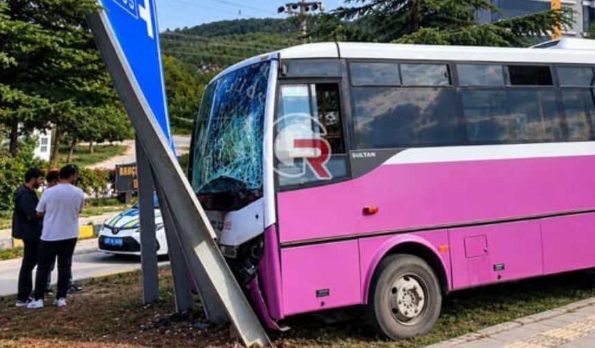 Son dakika! Kastamonu’da halk otobüsü refüje çıktı: 1 yaralı