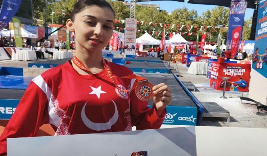 Kastamonulu Sude Naz Çevre, Türkiye üçüncüsü oldu