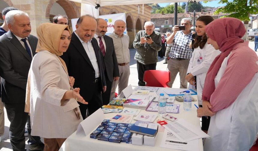 Kastamonu'da tarihi meydanda 'Halk Sağlığı Sokağı' kuruldu