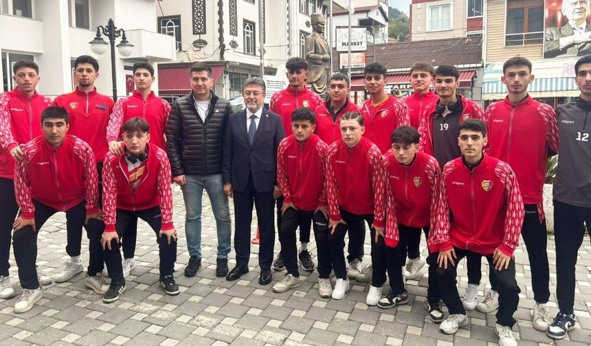 Kastamonulu Bakan Yumaklı, Taşköprüspor ile bir araya geldi