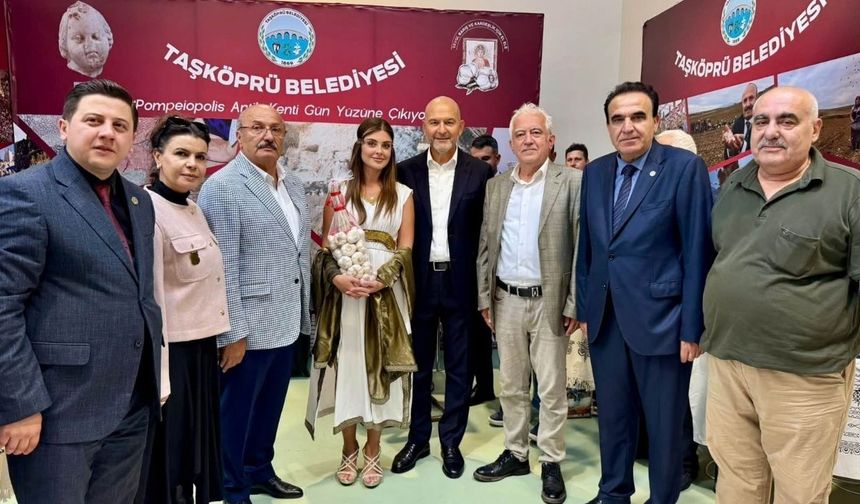Süleyman Soylu’dan İstanbul’da Taşköprü standına ziyaret
