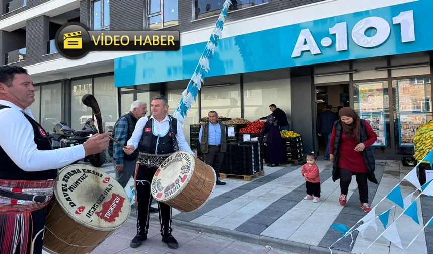 Taşköprü’de A101 mağazasından davullu zurnalı karşılama