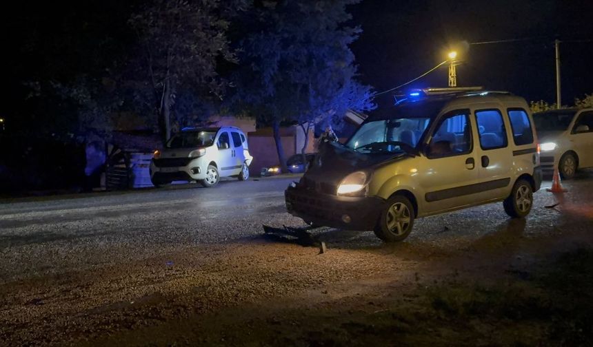 Taşköprü’de korkutan kaza! İki araç çarpıştı