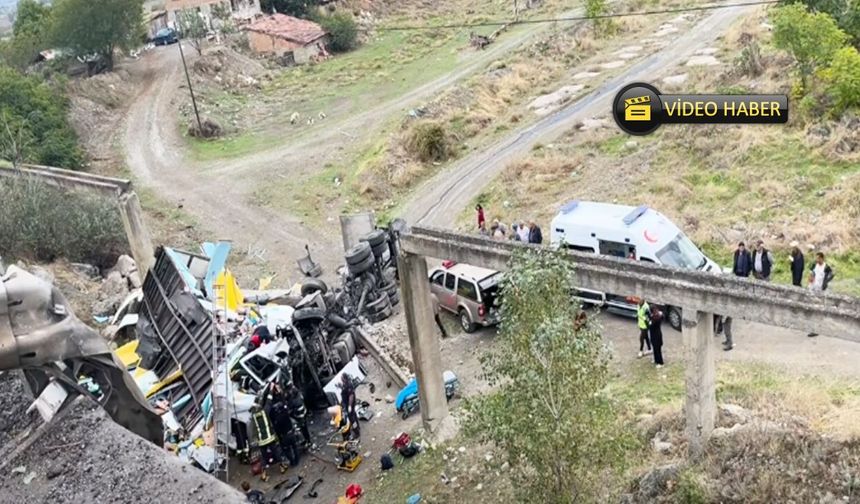Son dakika! Kastamonu'da feci kaza: Kamyon köprüden uçtu