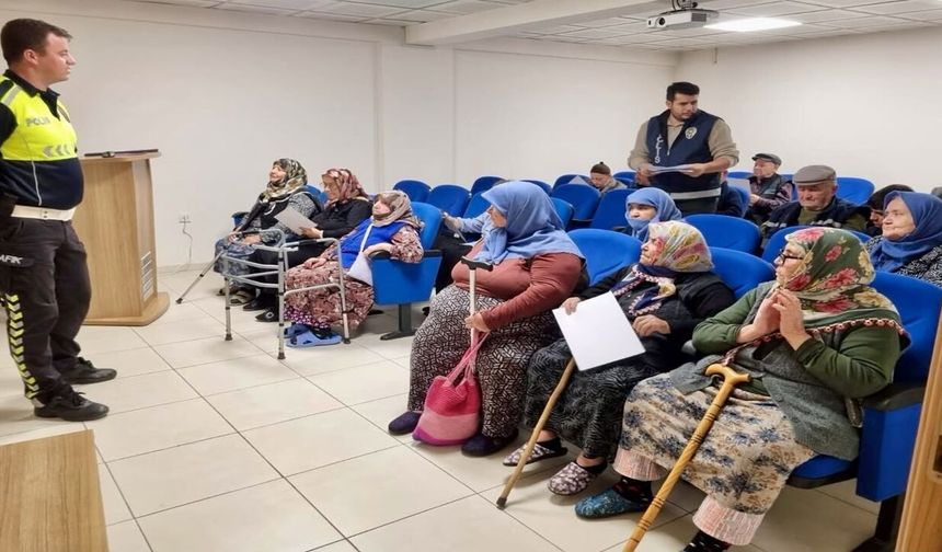Tosya’da Huzurevi sakinlerine güvenlik ve dolandırıcılık eğitimi