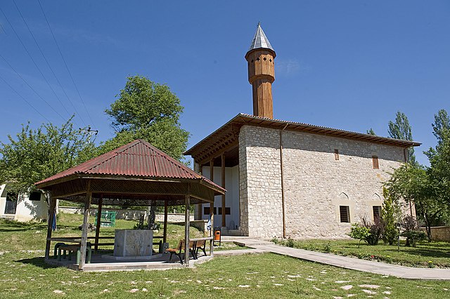 640px-Mahmut_Bey_Mosque_1642