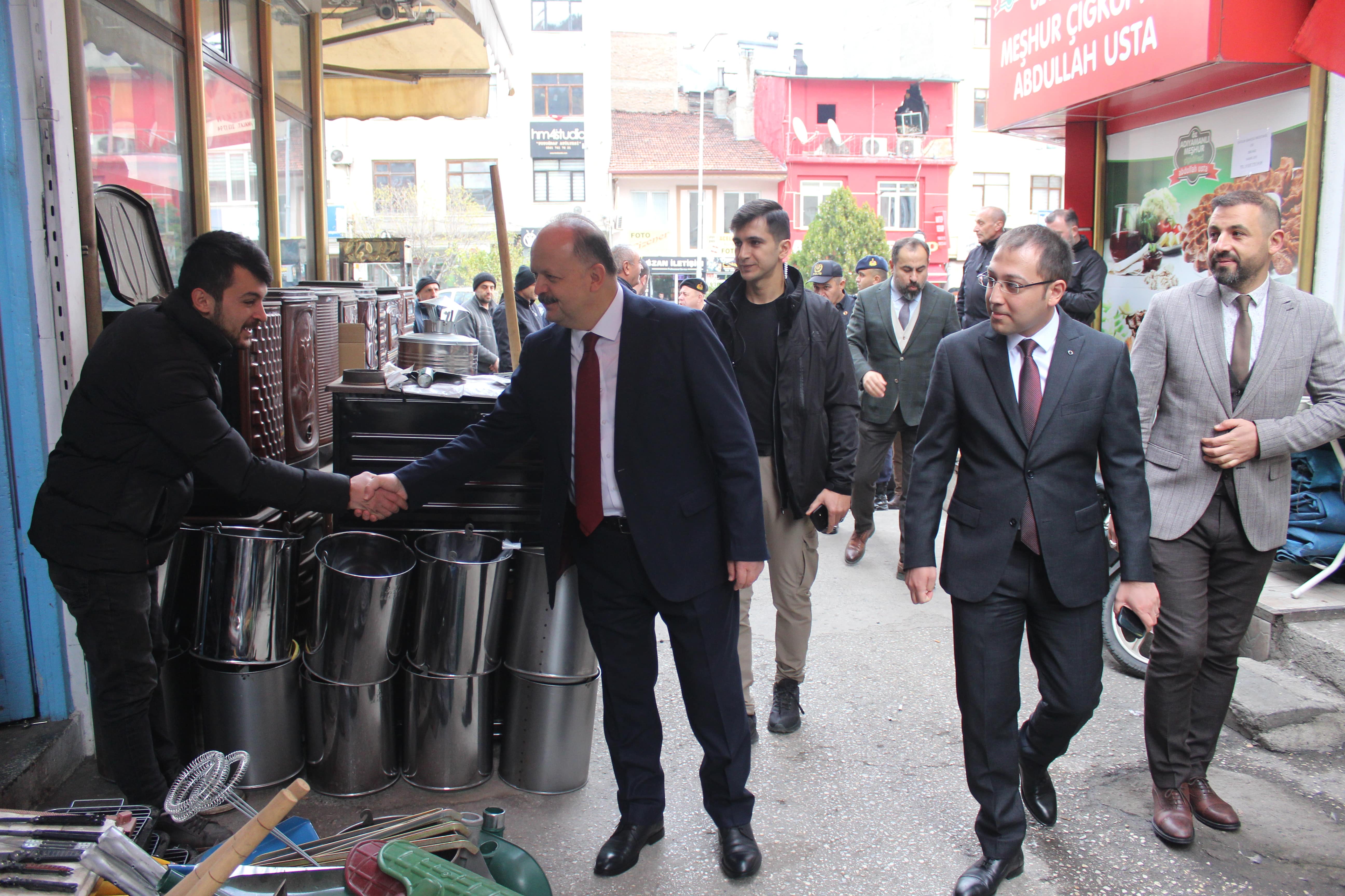 AA-20231123-33001595-33001591-KASTAMONU_VALISI_MEFTUN_DALLI_TOSYAYI_ZIYARET_ETTI-min