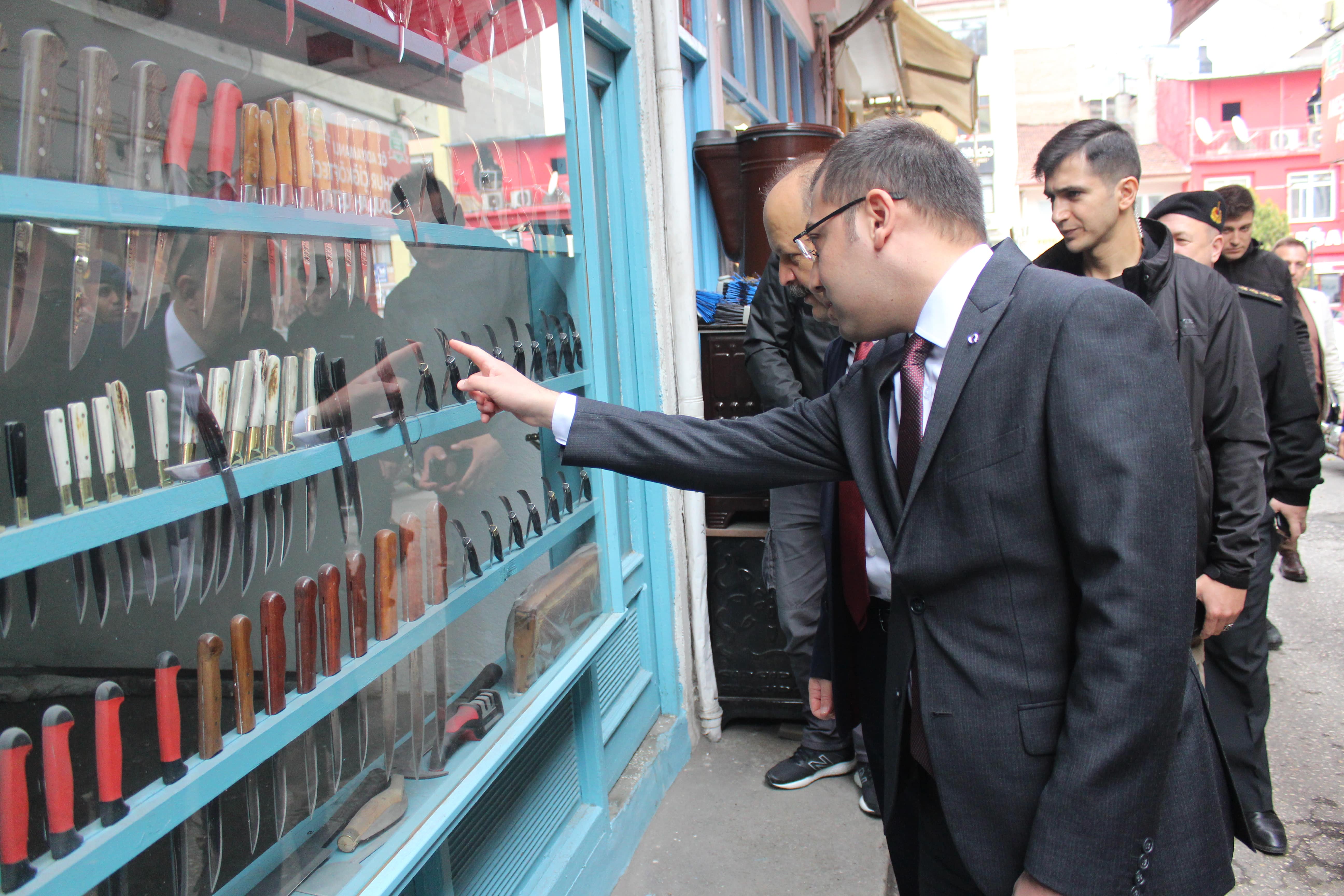 AA-20231123-33001595-33001592-KASTAMONU_VALISI_MEFTUN_DALLI_TOSYAYI_ZIYARET_ETTI-min
