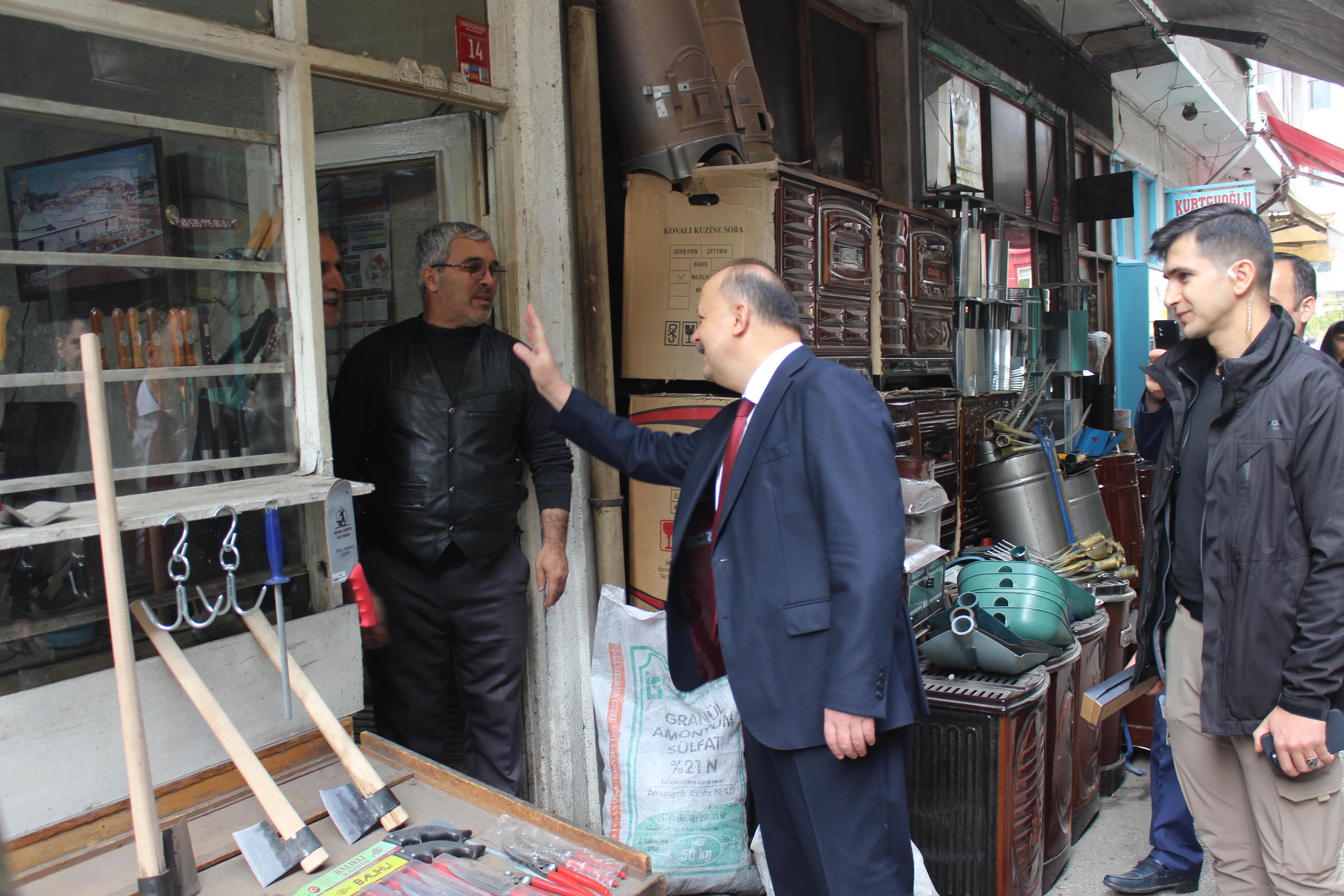 AA-20231123-33001595-33001593-KASTAMONU_VALISI_MEFTUN_DALLI_TOSYAYI_ZIYARET_ETTI-min