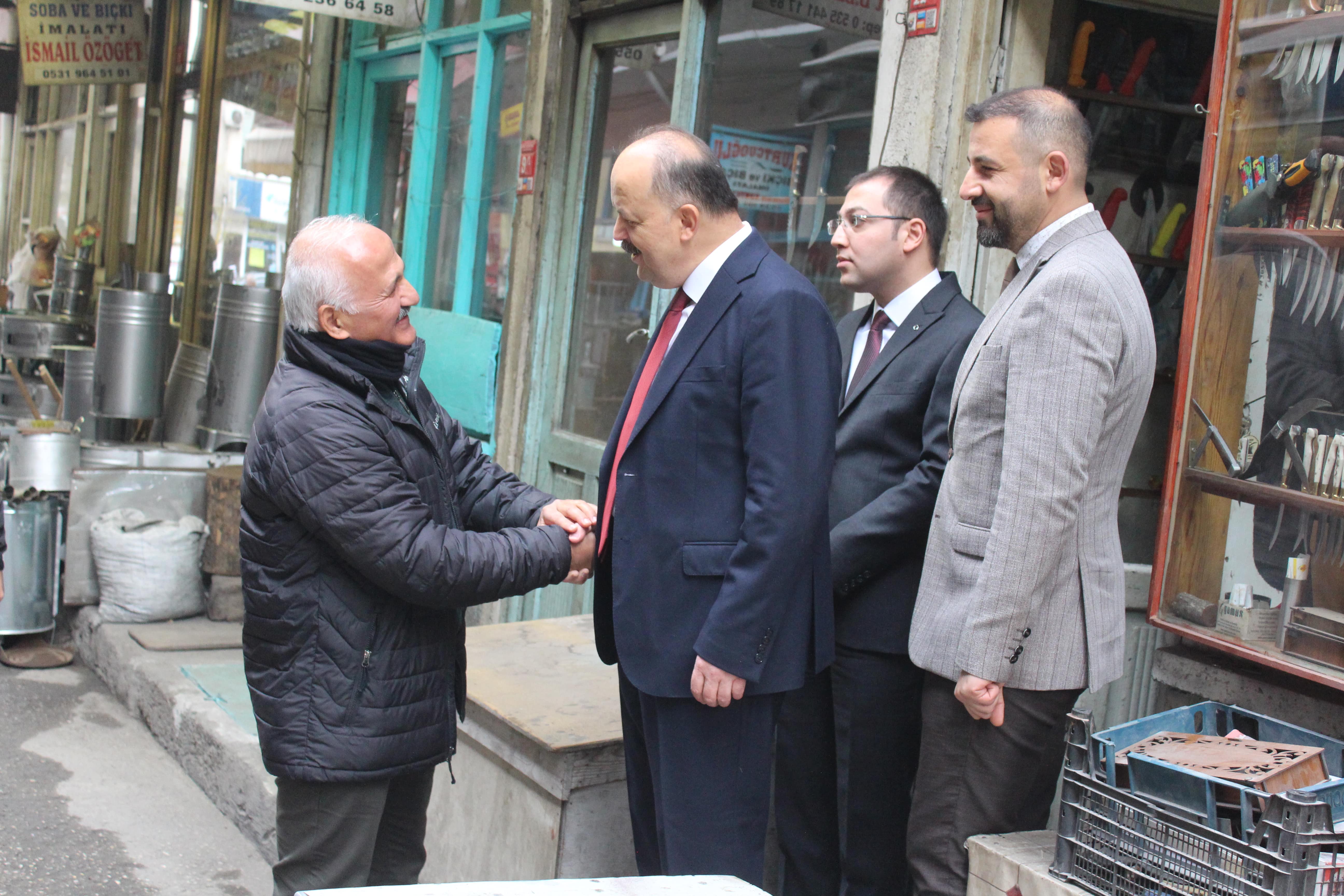 AA-20231123-33001595-33001594-KASTAMONU_VALISI_MEFTUN_DALLI_TOSYAYI_ZIYARET_ETTI-min