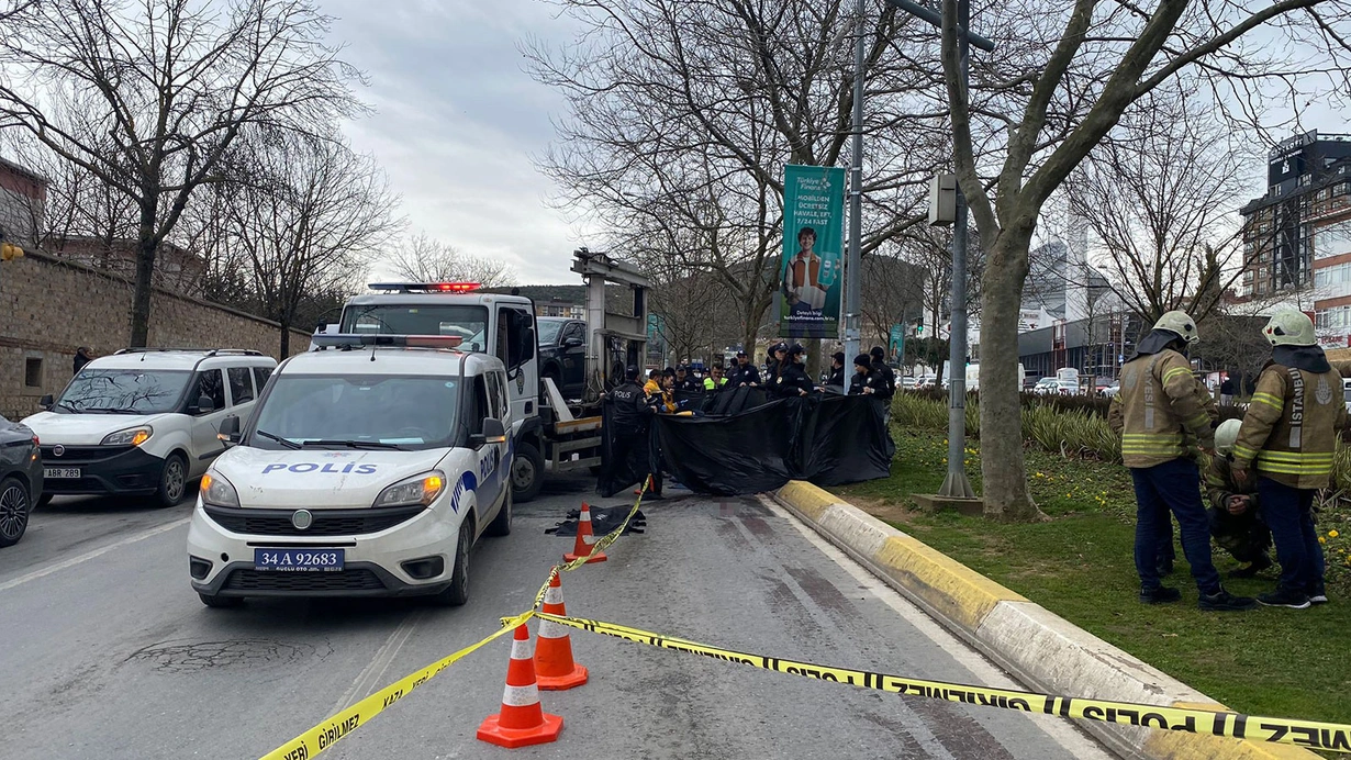 Istanbulda Aci Kaza Beton Mikserinin Altinda Kalan Hamile Kadin Hayatini Kaybetti Fe8Y