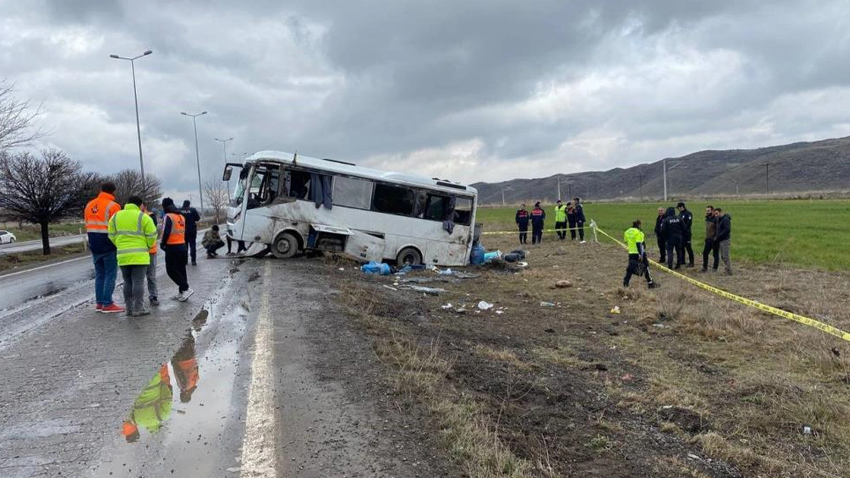 Cezaevi Nakil Araci Devrildi Cok Sayida Yarali Var 6Bmn