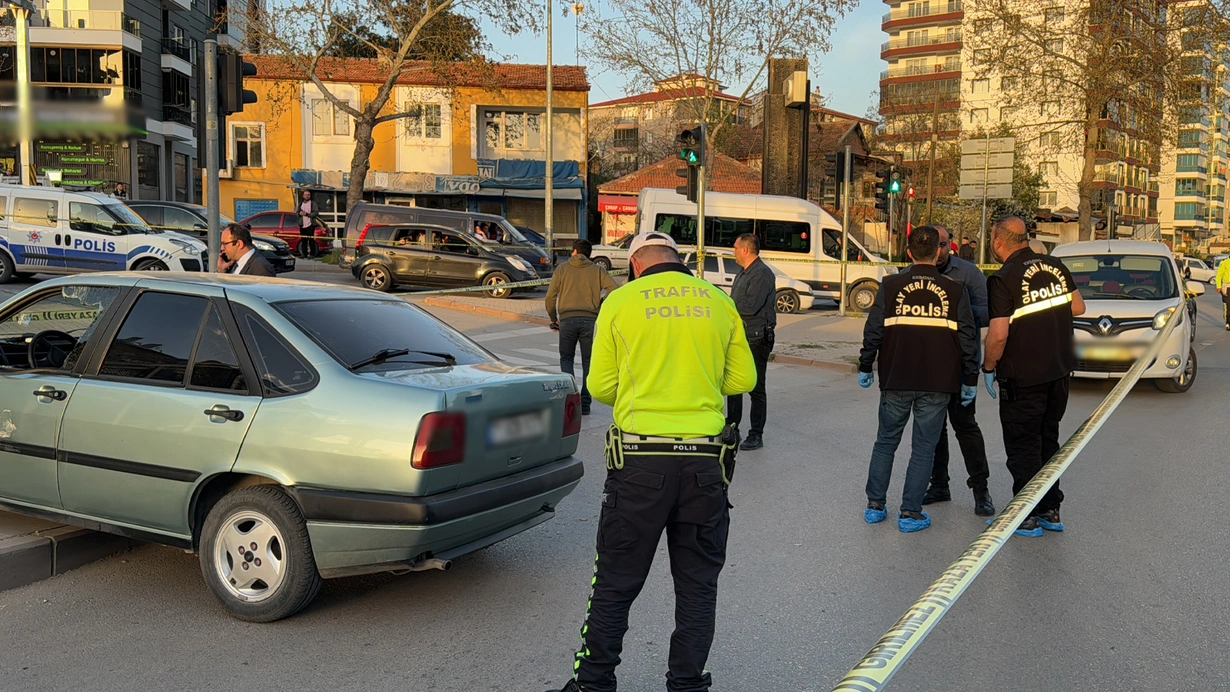 Otomobiliyle Seyir Halindeyken Tartistigi Saldirgan Tarafindan Bicaklanan Kadin Yasam Savasi Veriyor 86Po