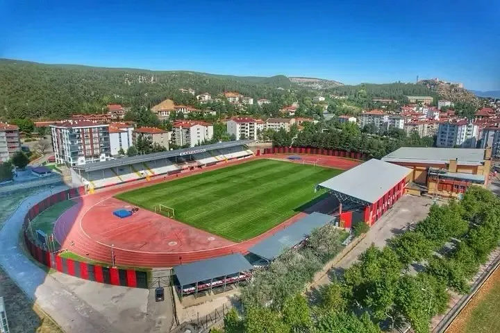 Mevcut Gazi Stadyumu’nun Yerinde Dönüşümü Ya Da Başka Bir Bölgede Projelendirmesine Geçilmesi Bekleniyor.#Kastamonu’da Modern Stadyum Süreci Başlıyor.bildiğiniz Üzere, 2021 Yılında Sel Felaketi Yaşanmış, Kastamonu