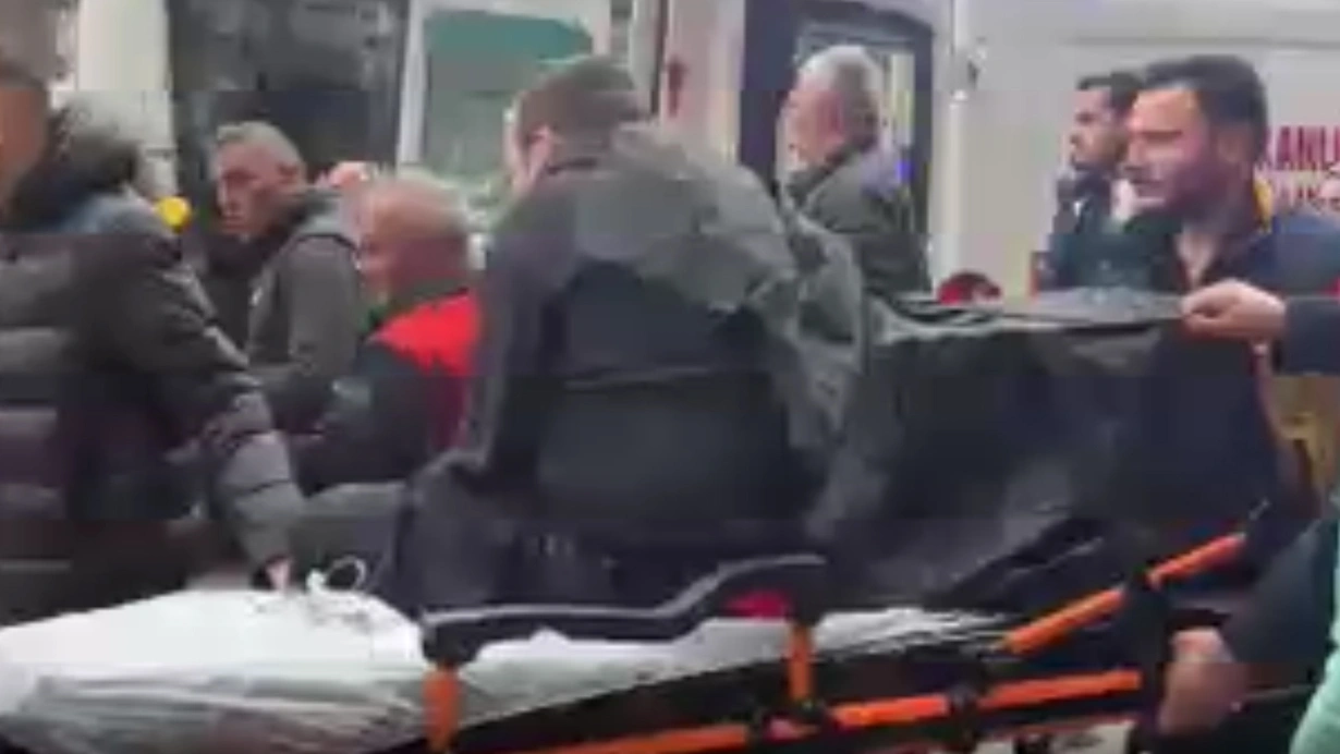 Zonguldakta Feci Kaza Kolunu Kaptirdigi Kiyma Makinesiyle Birlikte Hastaneye Kaldirildi Phoo
