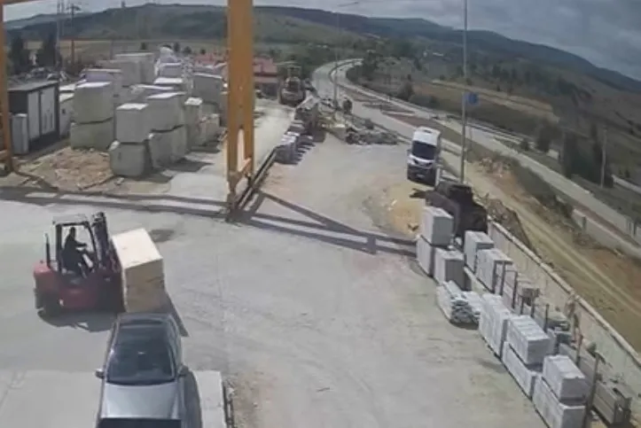 Kastamonu'da 1'I Ağır, 2'Si Çocuk 12 Kişinin Yaralandığı Feci Kaza Kamerada! 13