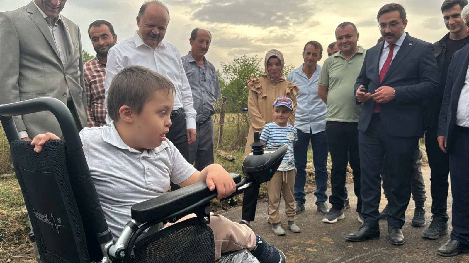 Kastamonu'da Akülü Sandalye Ile 12 Yaşındaki Umut'un Yüzünü 'Devlet' Güldürdü 4