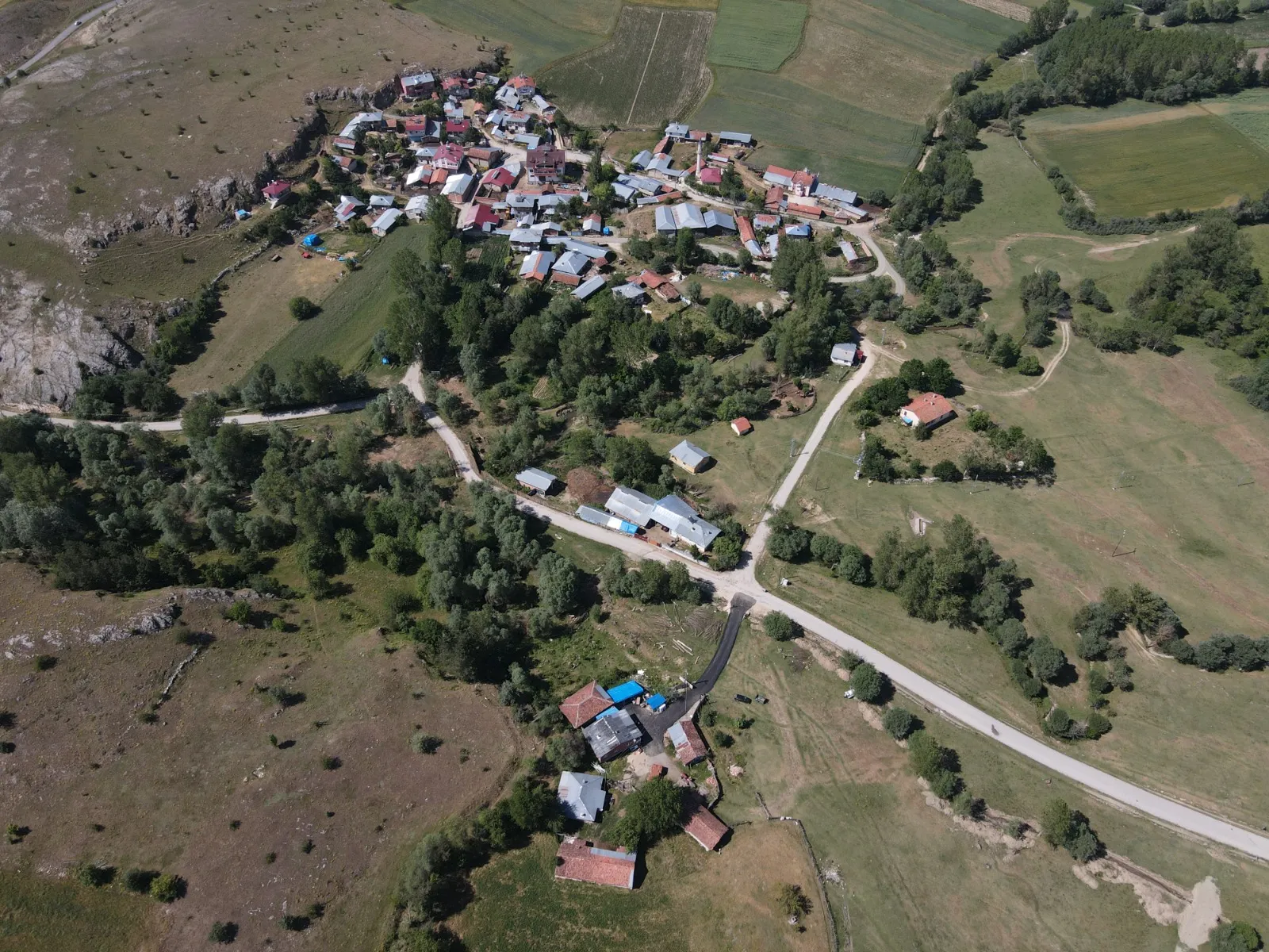 Kastamonu'da Engelli Çocuğun Evinin Yolu Rahat Tekerlekli Araç Kullanabilmesi Için Asfaltlandı 3