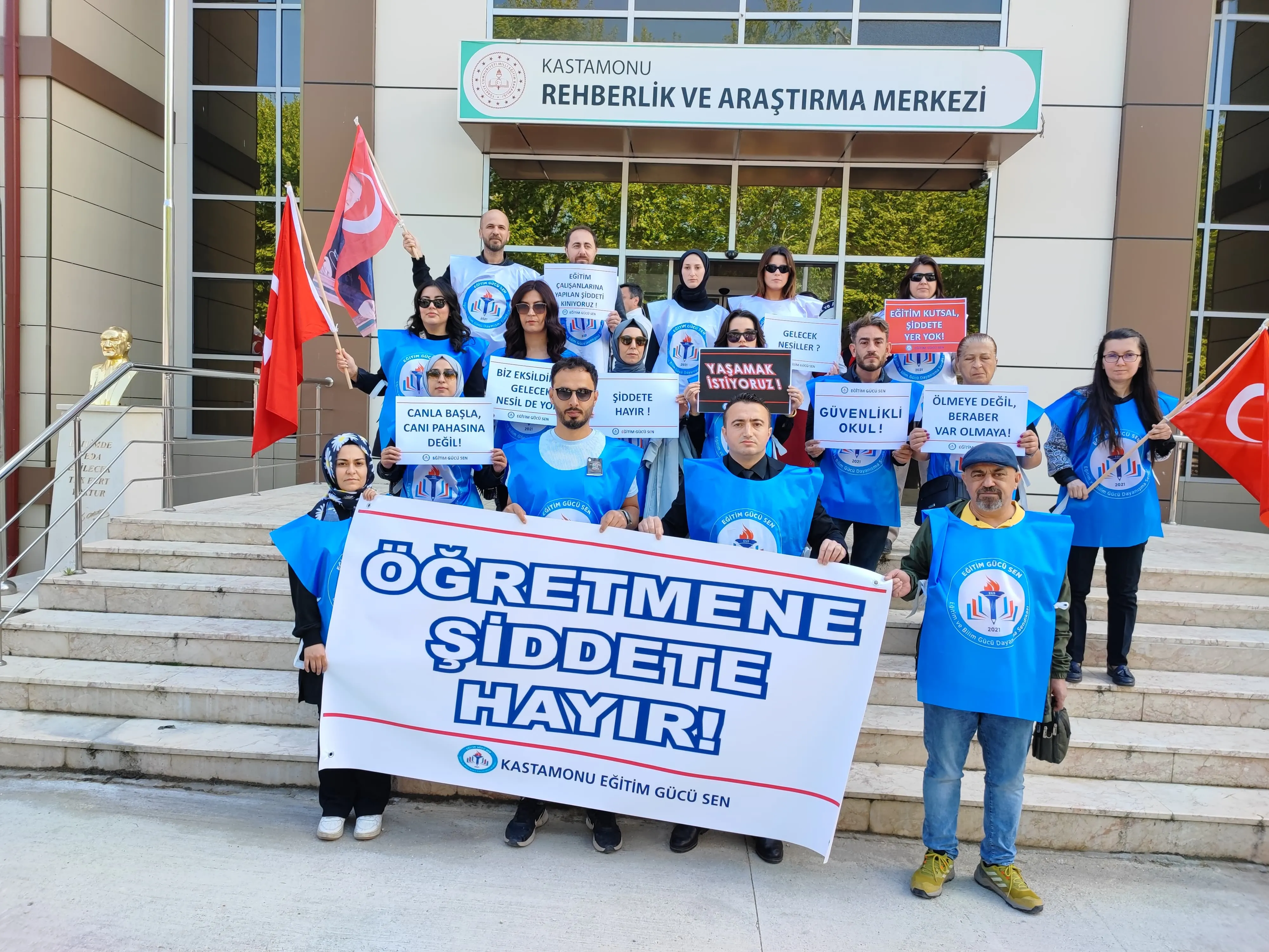 Kastamonu'da Öğretmenlere Şiddet Eğitim Gücü Sen İl Temsilcisi Arslan'dan Kapatılan Koleje Sert Tepki